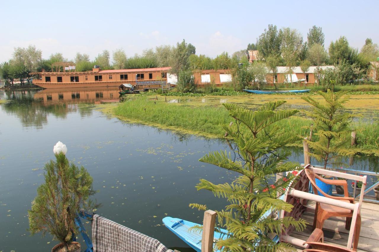 Umbrella Group Of House Boat Hotell Srīnagar Exteriör bild